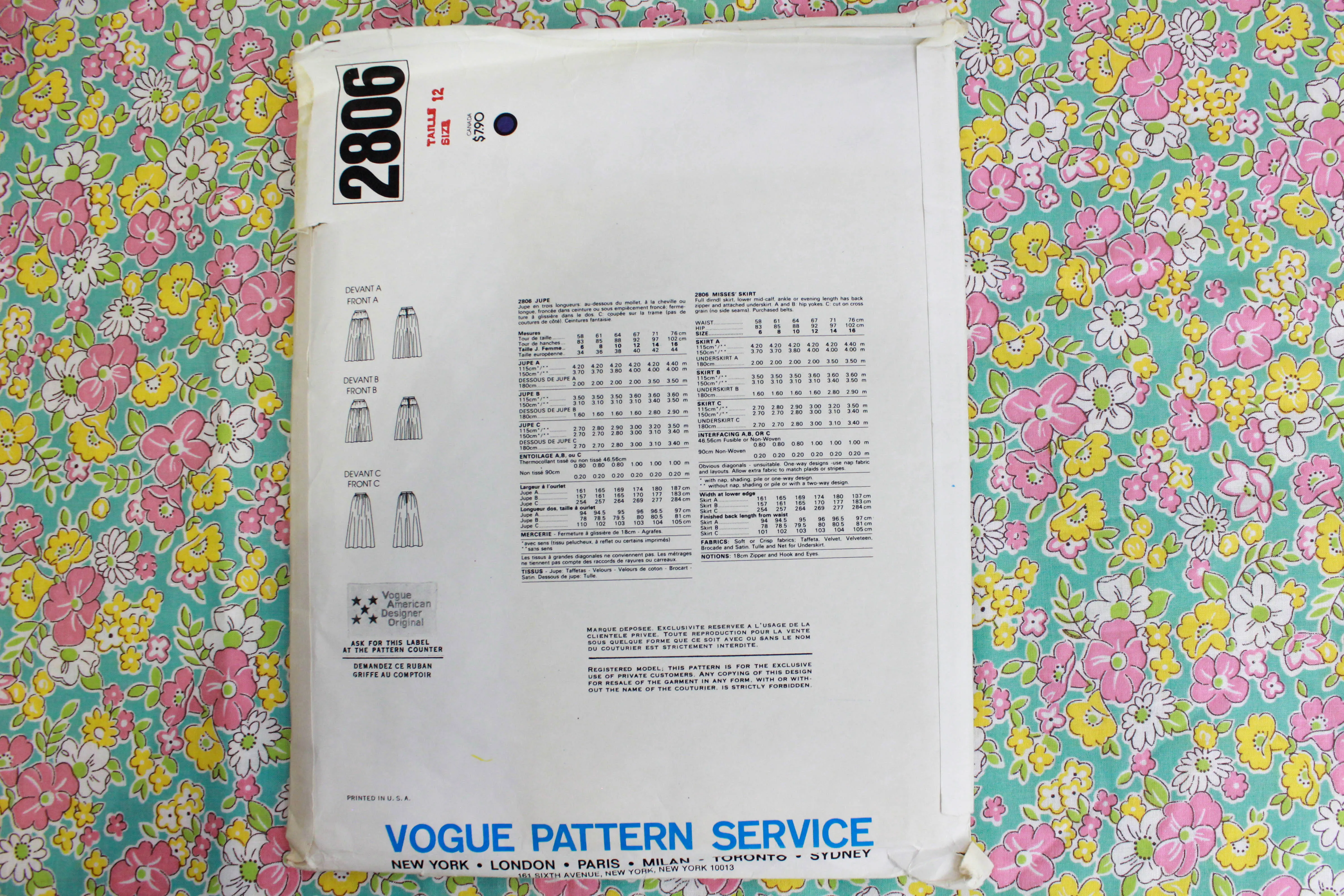 1980s Womens Skirt Sewing Pattern Vogue American Designer 2806 Oscar de la Renta, Waist 26", UNCUT/UNUSED, Complete