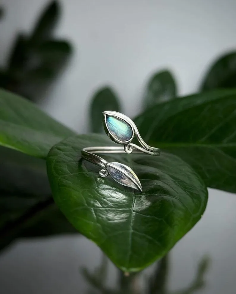 Natural Bezel Set Teardrop Labradorite Leaf Textured Handmade Ring - 925 Sterling Silver Ring