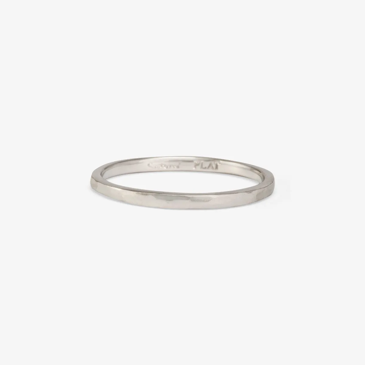 R4002 | Thin Hammered Band