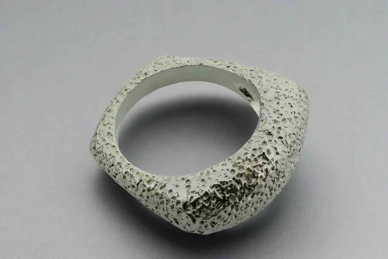 textured squared ring