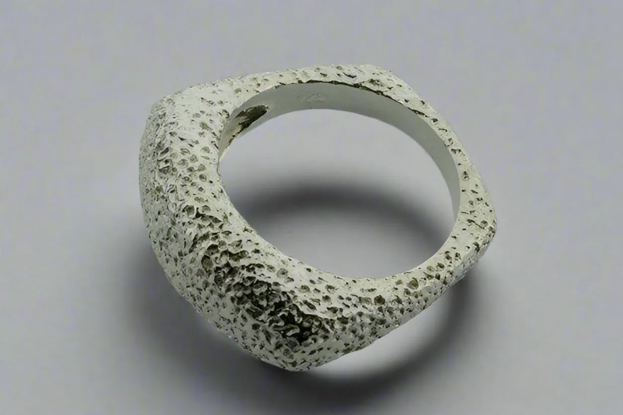 textured squared ring