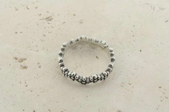 wavy beaded band