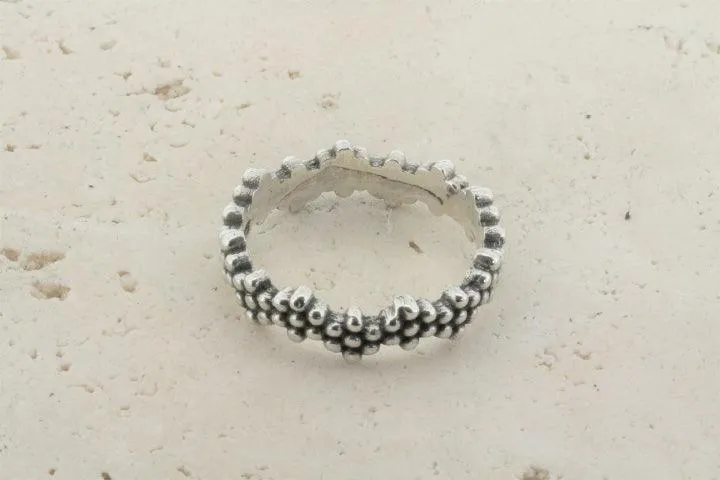 wavy beaded band